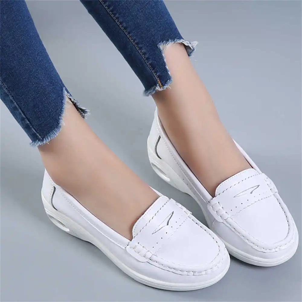 Thick Sole Slipon White Traine - Formal Women Daily Wear Slippers 评论和价格